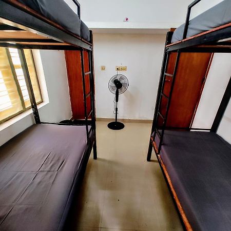 Gogonuts Hostel วาร์คาลา ภายนอก รูปภาพ